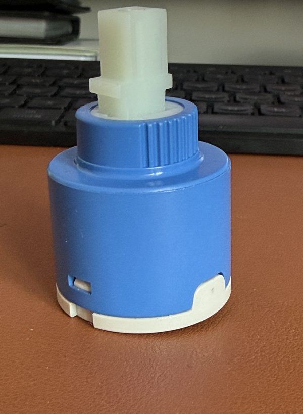 Replacement 35 mm ceramic cartridge for Glacier Bay faucets: blue body, white base, white square stem
